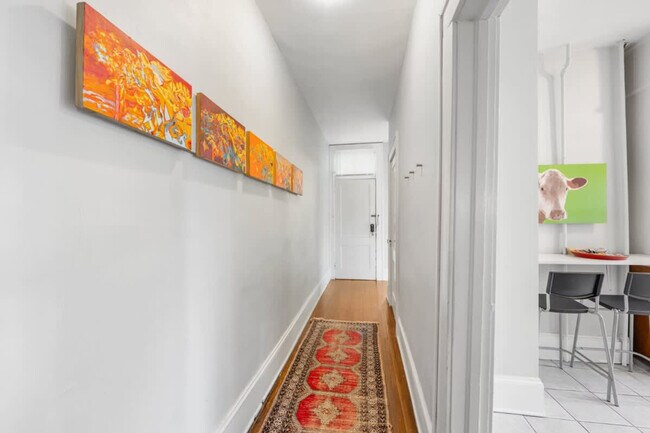 Building Photo - 536 Hawthorne Ln