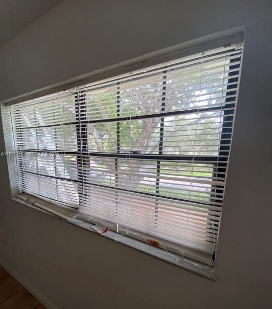 Building Photo - 811 NE 199th St