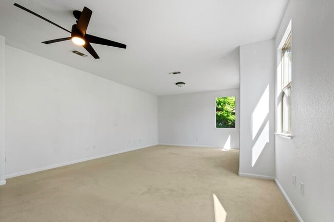 Building Photo - 991 Zephyr Ct