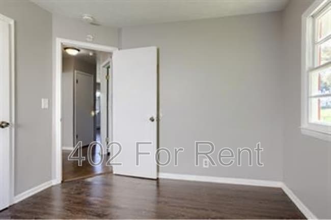 Building Photo - 5120 N 48th St