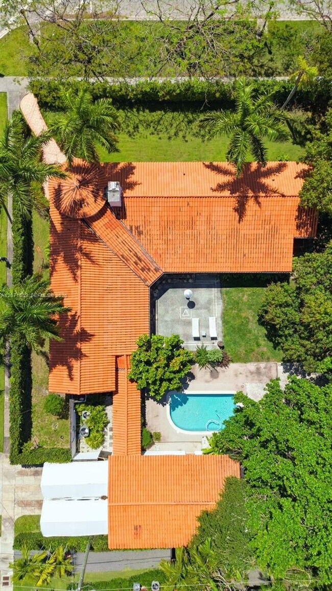 Building Photo - 2300 S Miami Ave