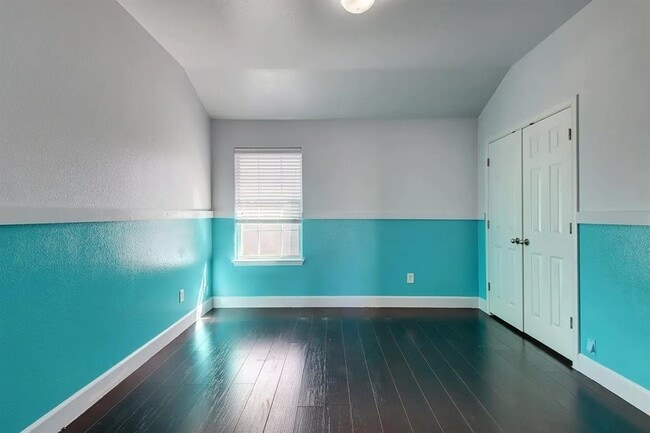 Building Photo - 4208 Rolling Water Dr