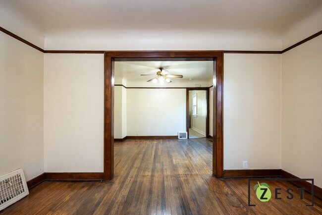 Building Photo - 12 Perrin St