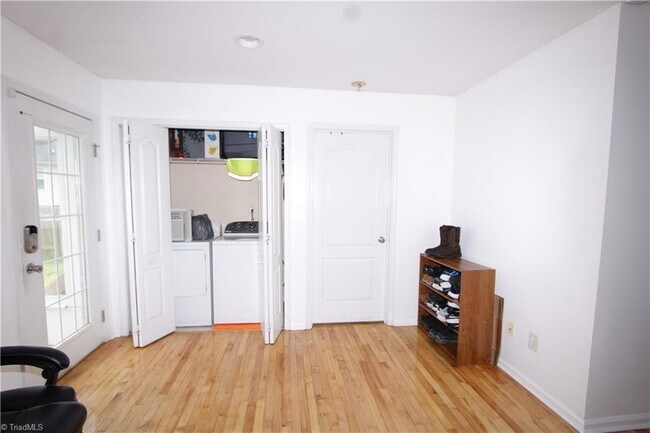 Building Photo - 485 Mae Stone Dr