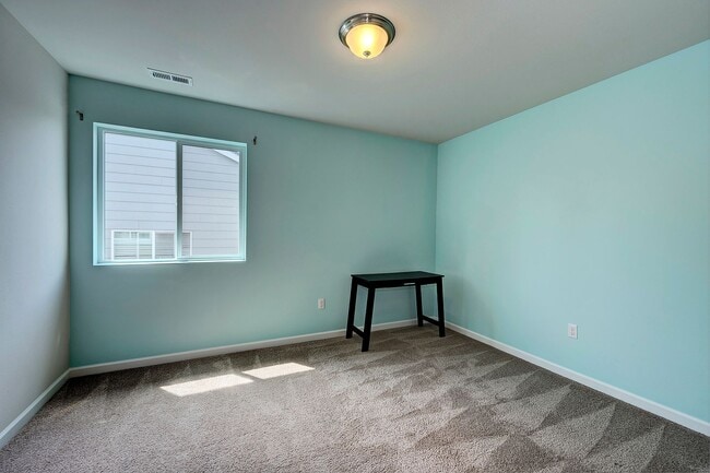 Building Photo - Marysville 4 bed/2.5 bath with large bonus...