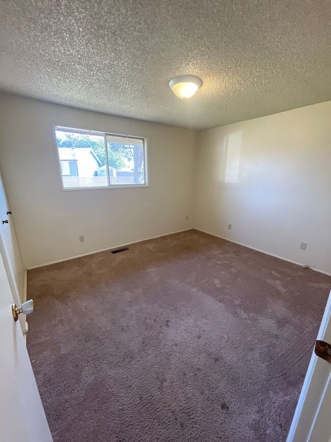 Building Photo - 780 W Airway Rd