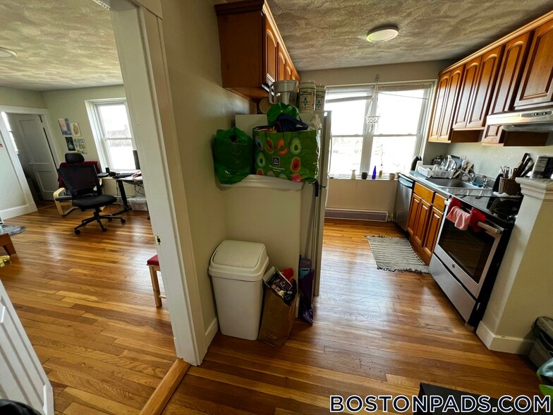 Building Photo - 402 Highland Ave