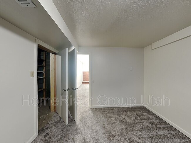 Building Photo - 233 Odell Lane 100 N
