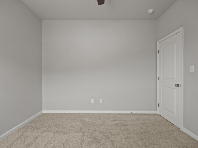 Building Photo - 227 Poplar Hollow Dr