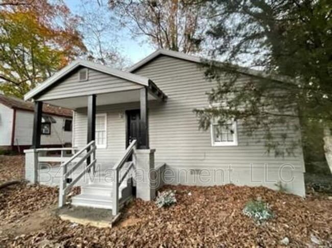 Building Photo - 119 Chandler Cir SE