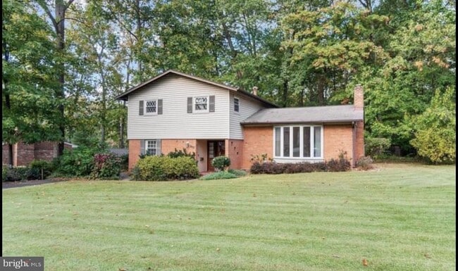 Building Photo - 6810 Fern Ln