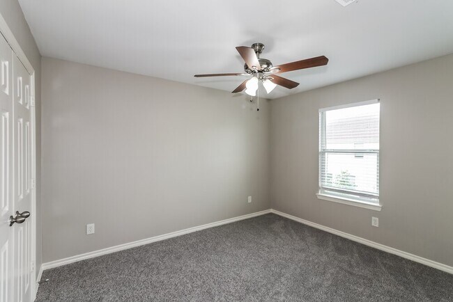 Building Photo - 10110 Berrybriar Ln