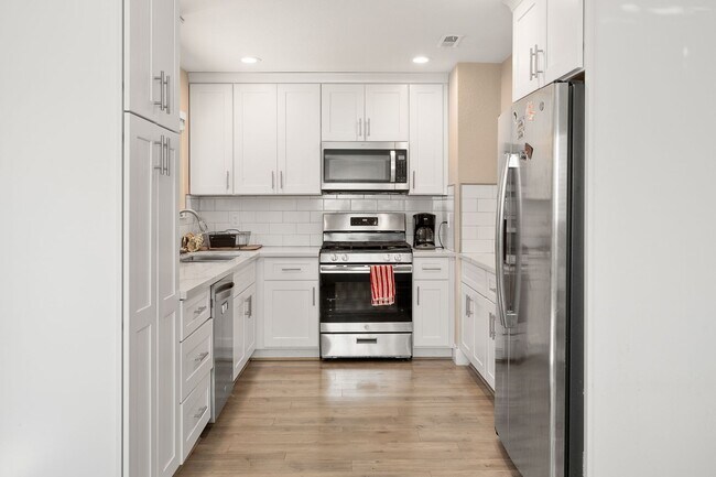 Building Photo - 123 Lido Cir