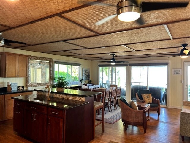 Kitchen, dinning and living room with sliding glass doors to Ocean view deck - 68 -287 Crozier Loop