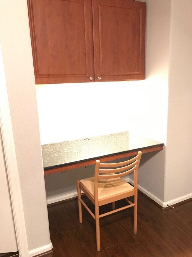 Building Photo - 1711 Old Spanish Trl