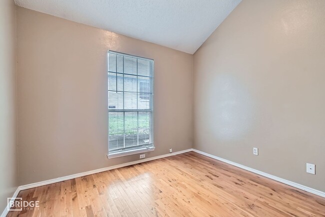 Building Photo - 1354 Mill Crossing