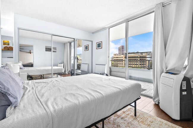Building Photo - Cute and Newly Upgraded 1/1/1 near Ala Moana