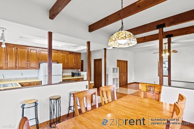 Building Photo - 4 br, 2 bath House - 2280 Hanover St, Palo...