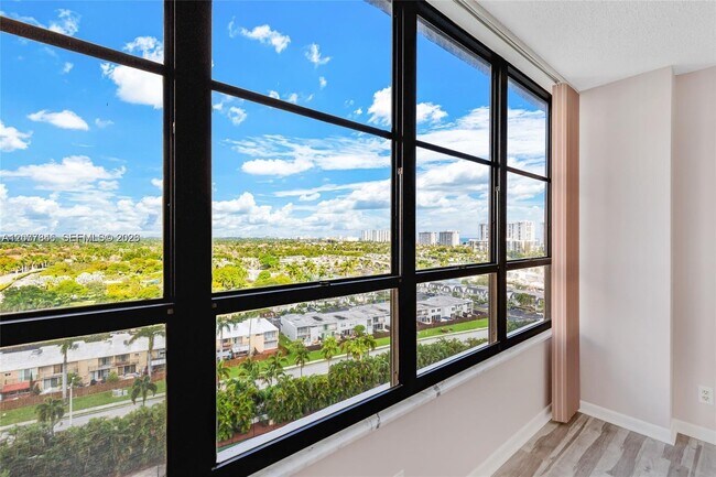 Building Photo - 600 Three Islands Boulevard