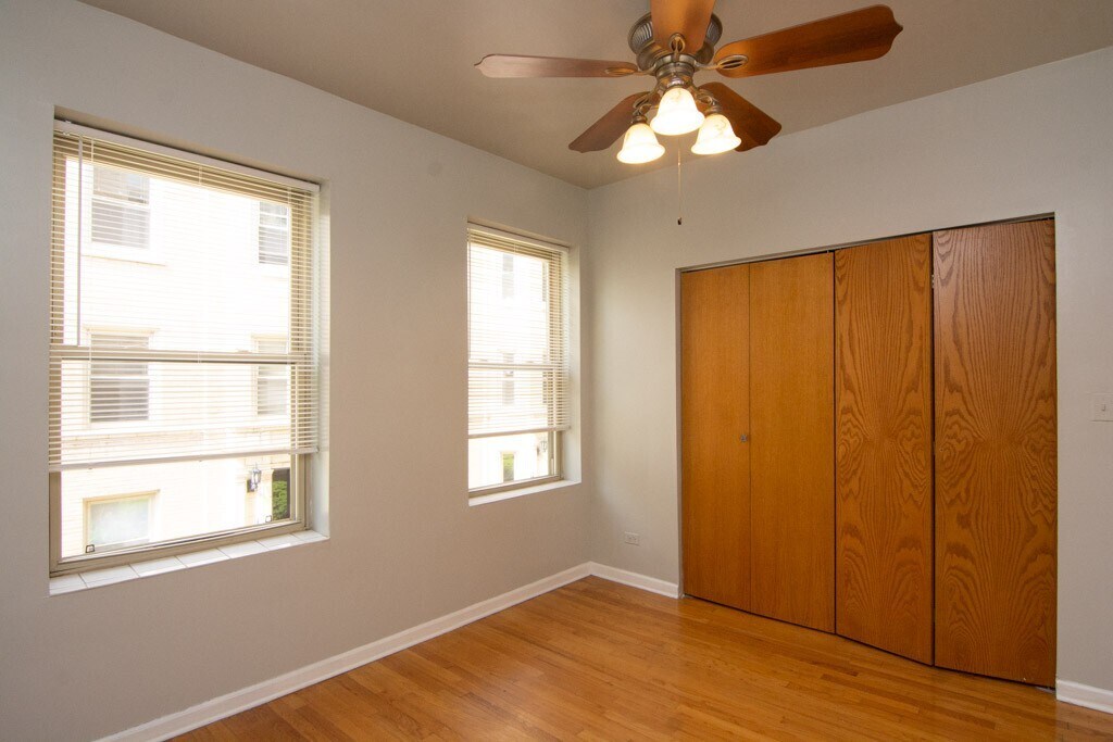 Building Photo - 4220 N Paulina St
