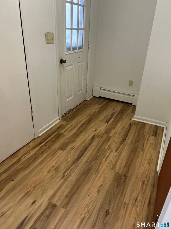 Building Photo - 66 York St