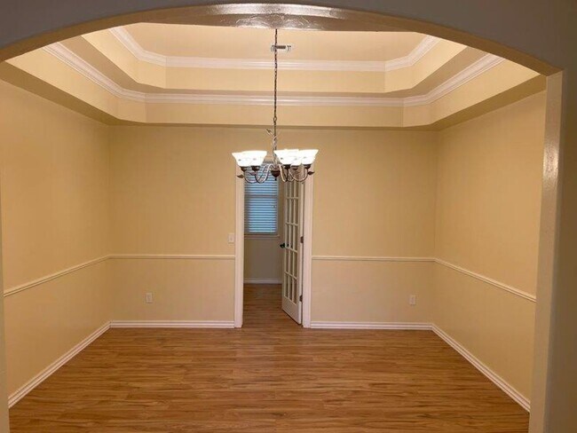 Building Photo - 3 bed plus office with storm shelter in Moore Schools!