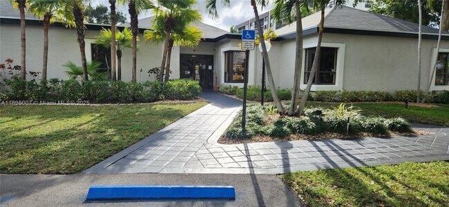 Building Photo - 1278 S Military Trail