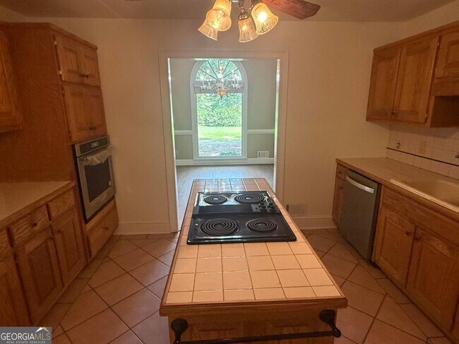 Building Photo - 307 Centennial Rd