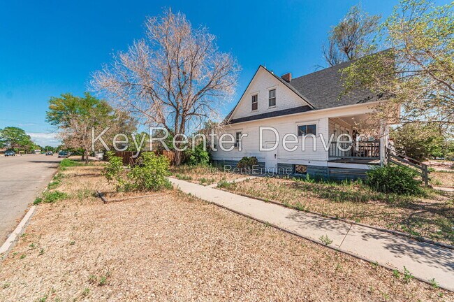 Building Photo - 929 5th St