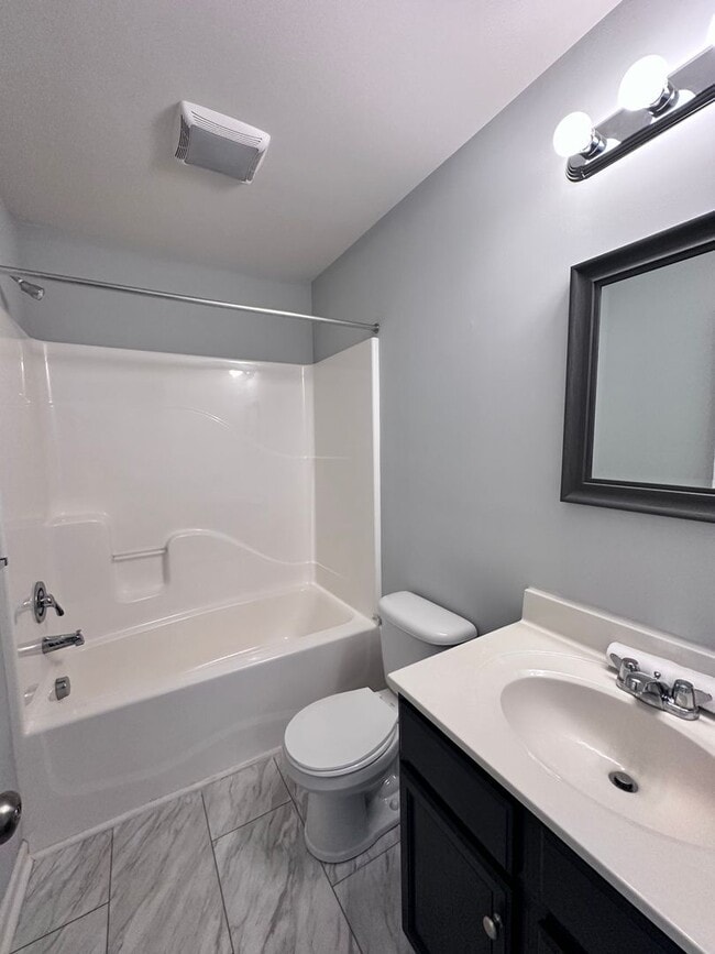 Building Photo - Charming 3 Bedroom Townhome in Palmyra