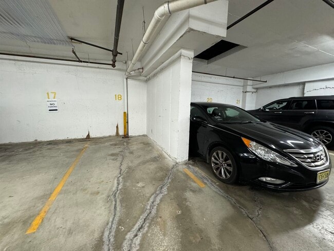 Building Photo - 4301 Park Ave