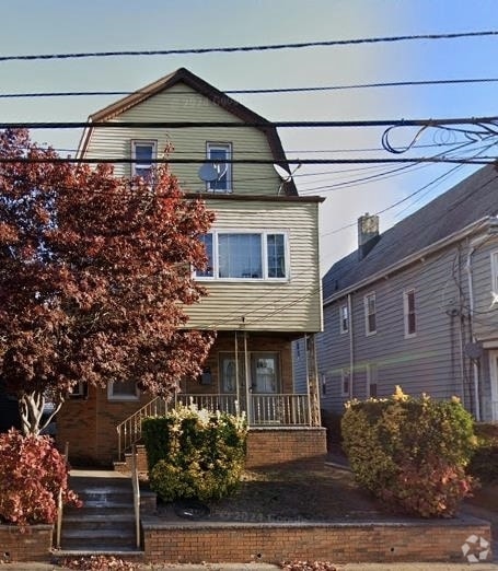 Building Photo - 65 W 29th St