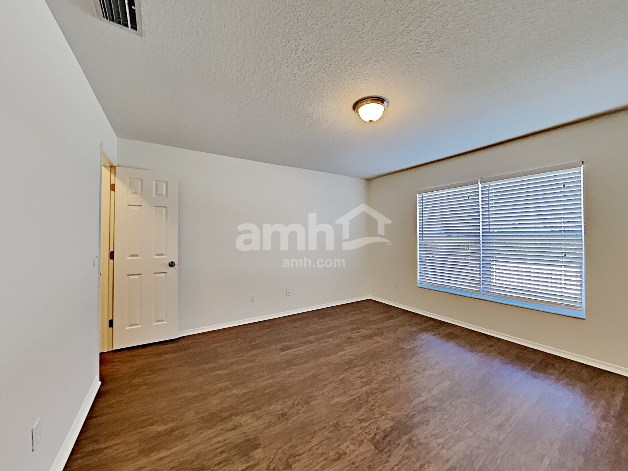 Building Photo - 312 116th St E