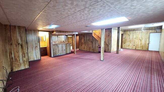 Building Photo - 7749 Lyman Ave