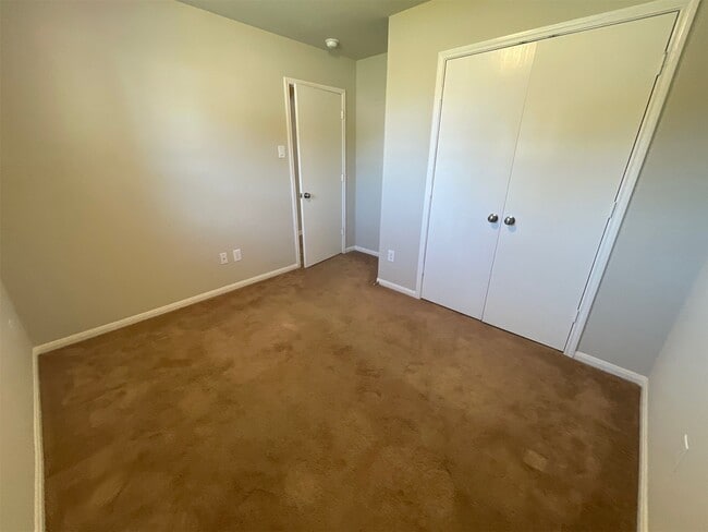 Building Photo - 625 26th Ave N