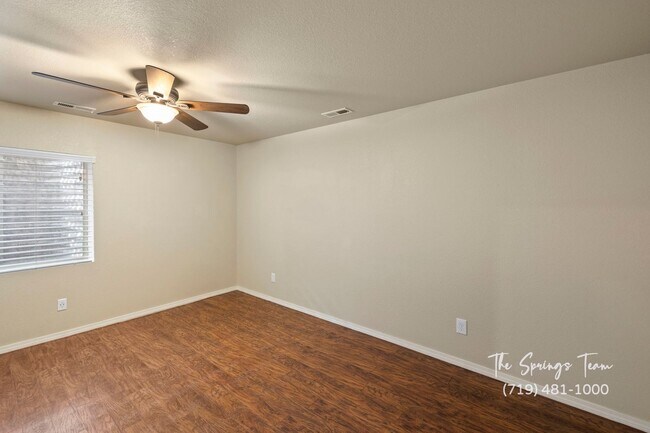 Building Photo - SPACIOUS SIX (6!!!) BD HOME IN LORSON RANCH!