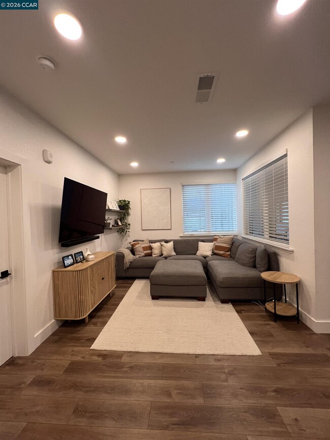 Building Photo - 10300 San Pablo Ave