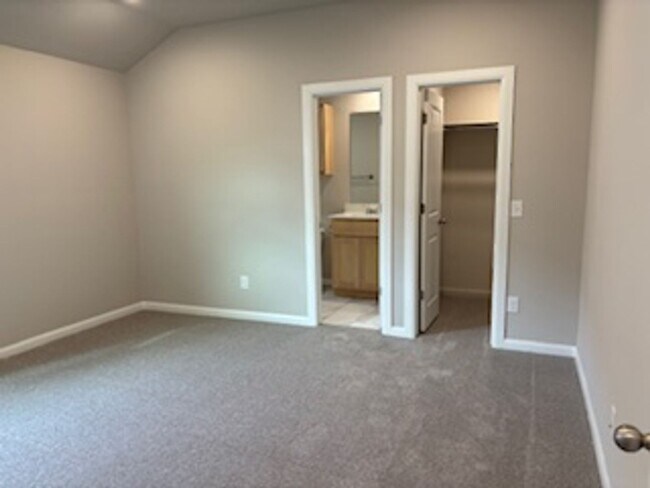 Building Photo - 1st Month Free!