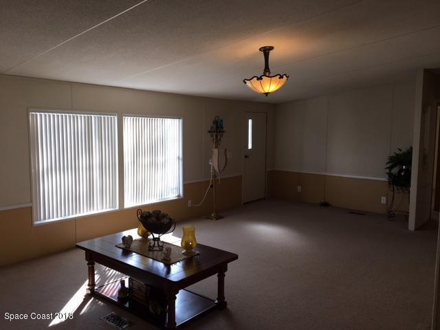 Building Photo - 1617 Ridge Dr