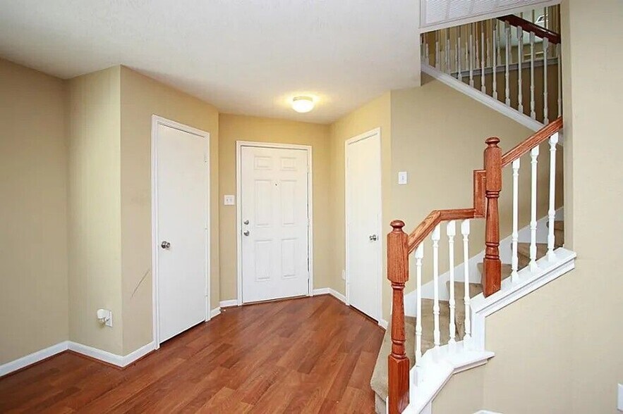 Building Photo - 14911 Trinity Meadow Dr