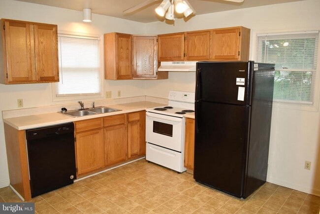 Building Photo - 959 Orchard Dr
