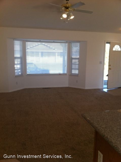 Building Photo - 3 br, 2 bath House - 1422 Rosy Finch Drive