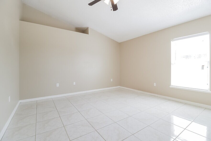 Building Photo - 438 Grand Royal Cir
