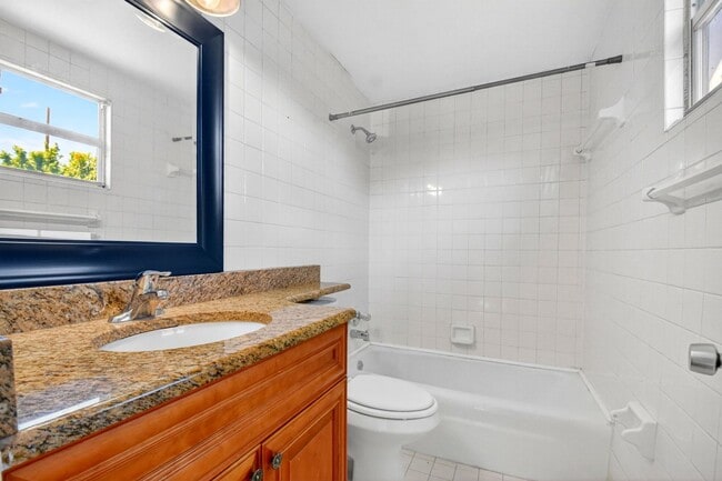 Building Photo - 775 Snead Cir