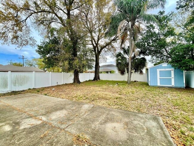 Building Photo - 909 N Excelda Ave