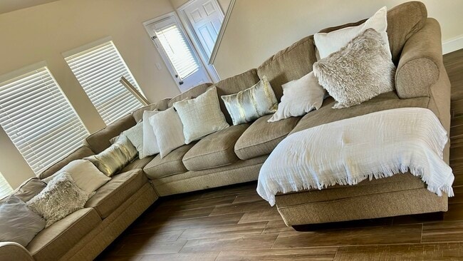 Building Photo - 12203 Elm Orch Trl