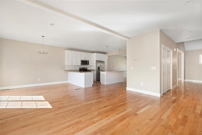 Building Photo - 1401 Hunting Hill Dr