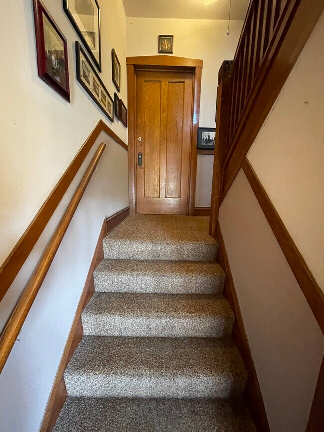Front entry - 5735 N Washtenaw Ave