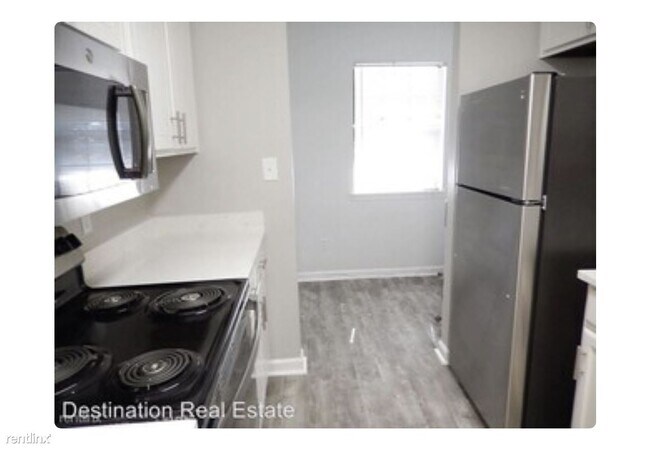 Building Photo - 2 br, 2.5 bath Triplex - 4883 Old Bainbrid...