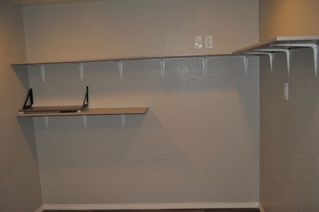 Building Photo - Goregeous 4 Bed 2.5 Bath Home in East Grand Forks! Move in Ready!